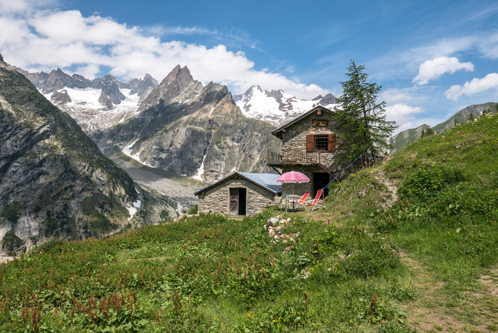 Valle d’Aosta – Trekking in Val Ferret, da Arnouva al Rifugio Bonatti & Rifugio Elena