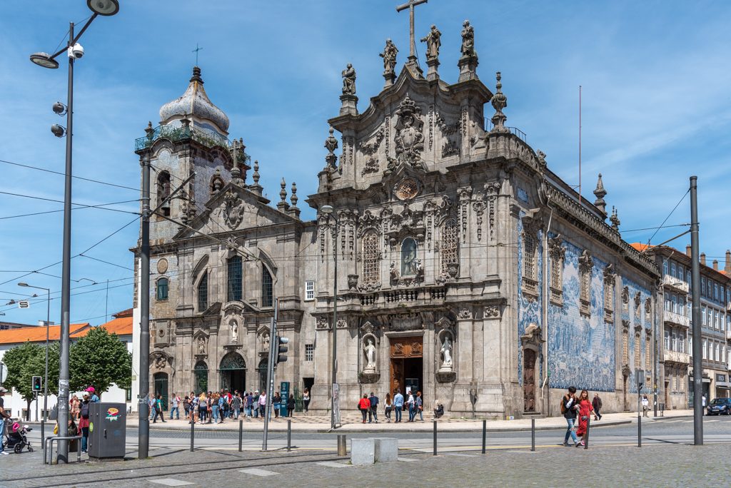 Porto, Iglesia do Carmo e Iglesia do Carmelitas