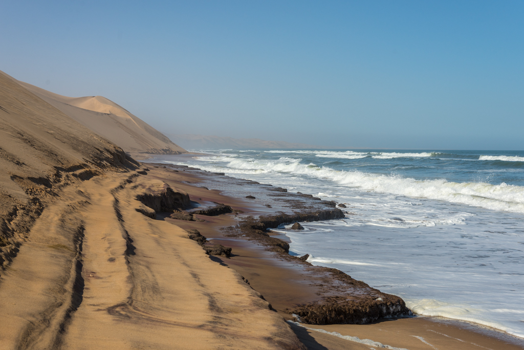 NAMIBIA – Sandwich Harbour, dove le dune scendono in mare